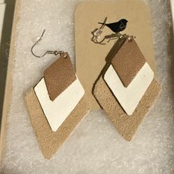 New Handmade Earrings And 12th Man Bracelet 