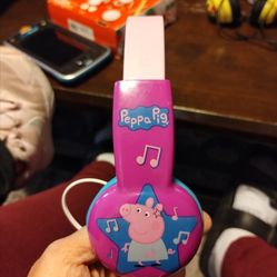 Peppa Pig Kid-Safe Volume Limiting Headphones in Pink