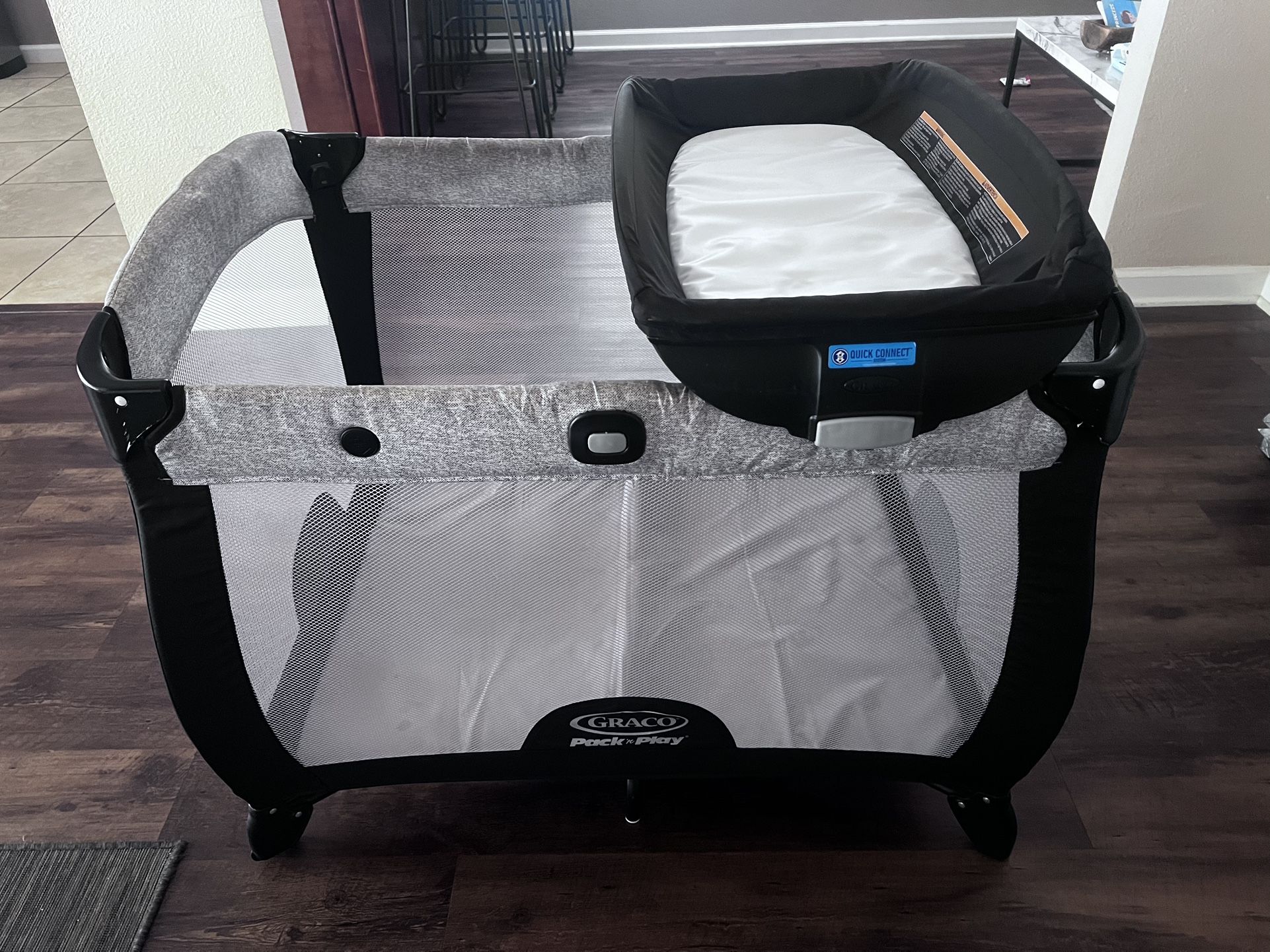 Graco Pack N Play Care Suite