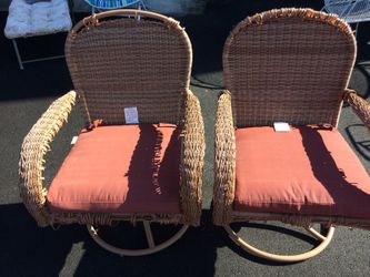 Outdoor chairs with cushion
