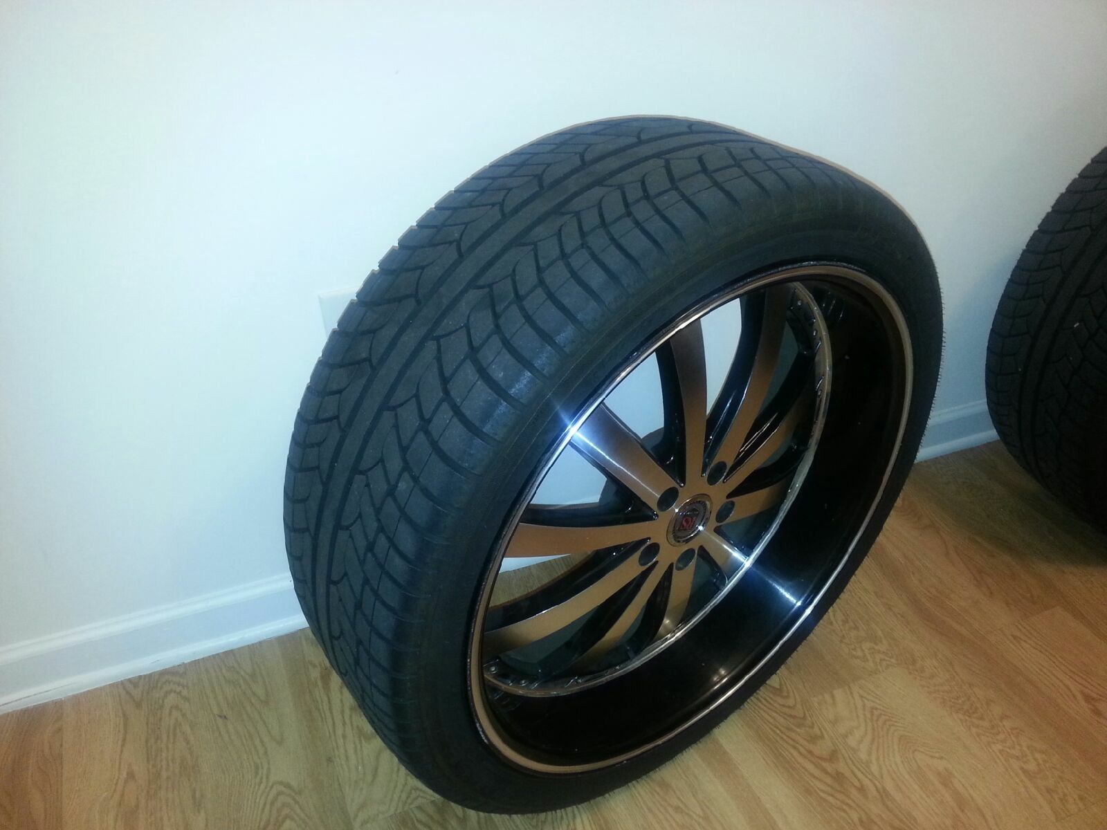 22 Inch Red Sport Rims and Tires