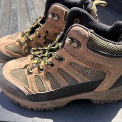 Kid’s Hiking Shoes