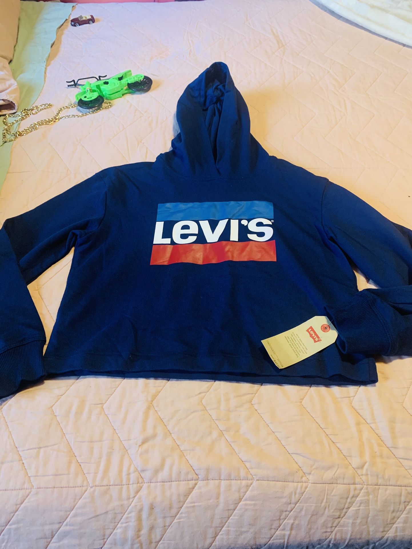 Brand New Levi’s Lg Crop Top Hoodie