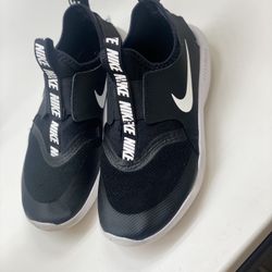 Nike Boys Youth Size 3