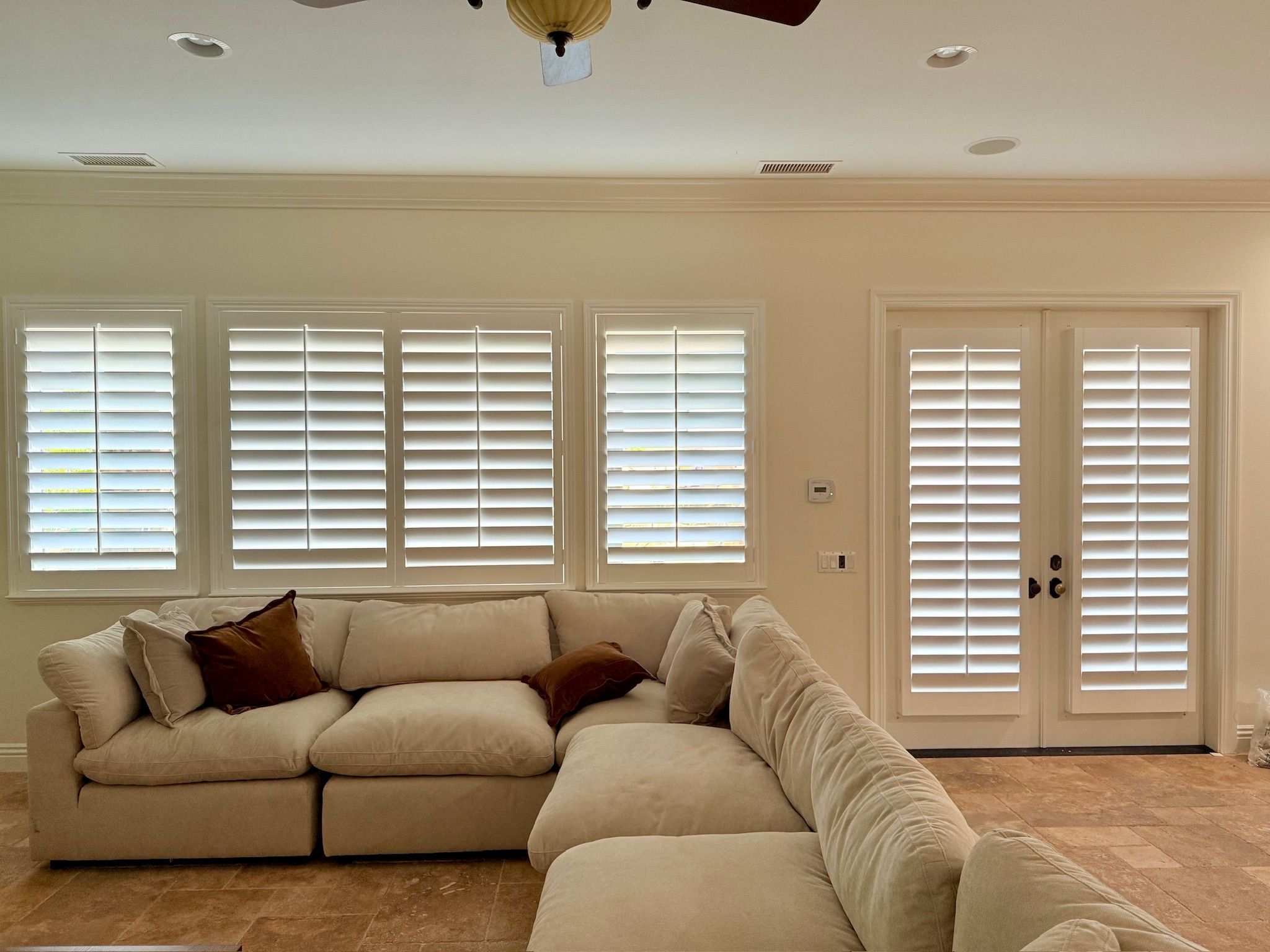 Interior Wood Shutters- Custom, Plantation, Professional Installation, Licensed Company, Window Treatments & Coverings, Persianas De Madera, Espanol