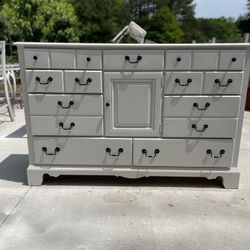 9 Drawer Dresser