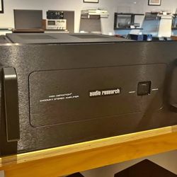 AUDIO RESEARCH D-400 STEREO AMPLIFIER 
