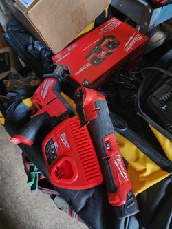 Firm Price 🛑 Milwaukee M12 2-tools 1-battery&charger Used Good. /Precio Firme🛑