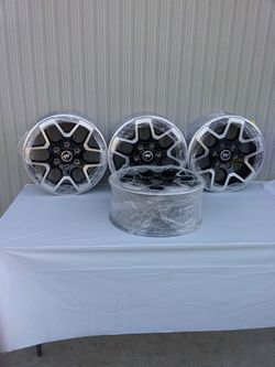 FORD BRONCO WHEELS FOR 2024.