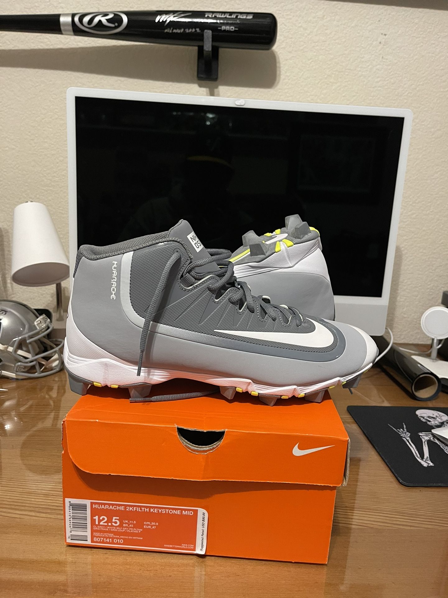 Sofocante Línea de metal Insustituible Size 12.5 NIKE HUARACHE 2kFILTH KEYSTONE BASEBALL CLEATS GREY WHITE. NEW  W/BOX for Sale in Manteca, CA - OfferUp