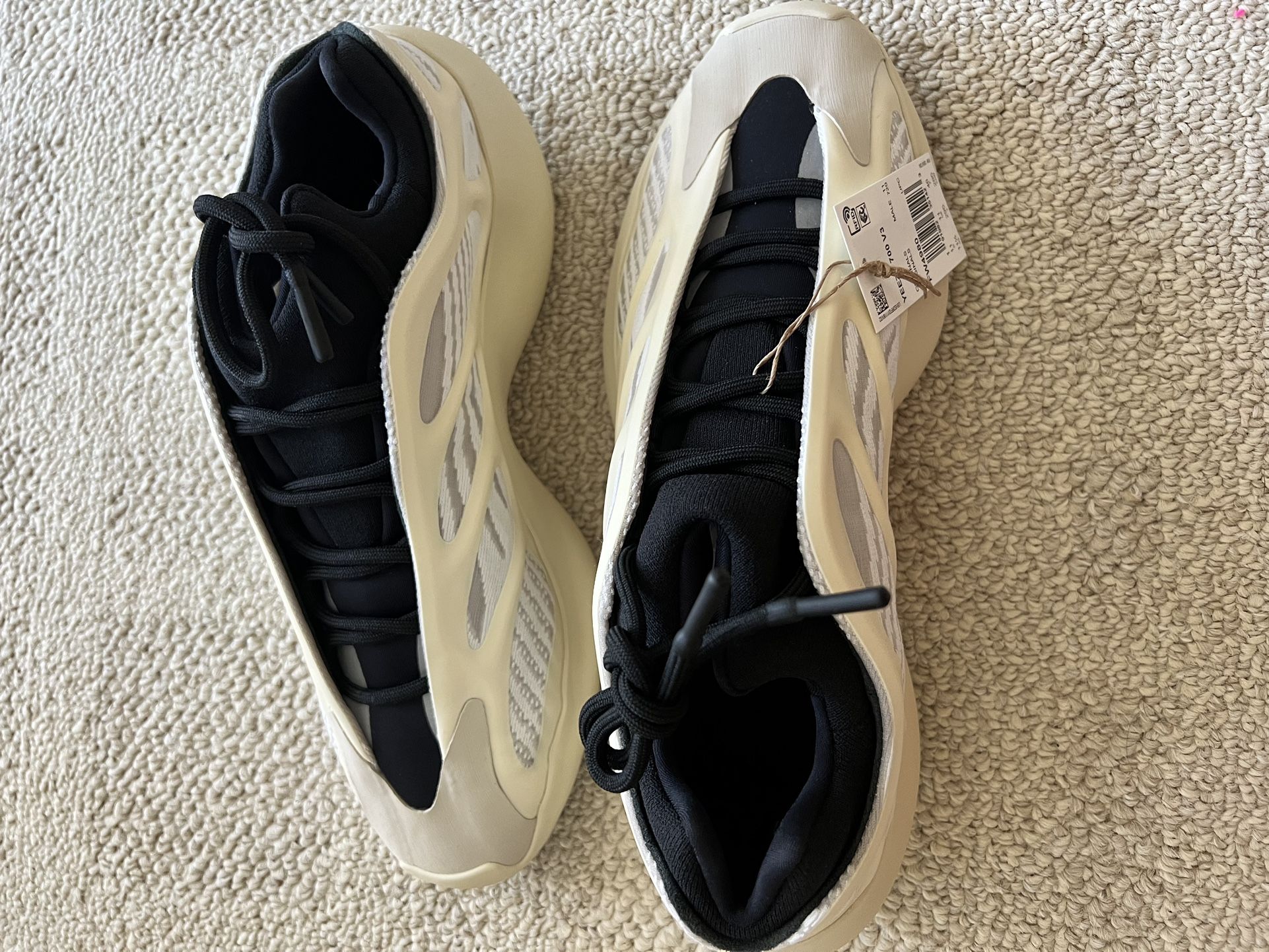 Yeezy 700 V3 Azael DS
