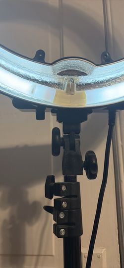 Ring light with adjustable tripod stand