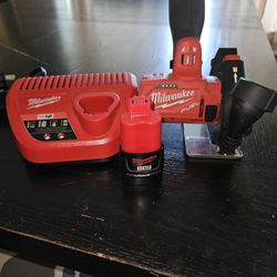 Milwaukee M12 FUEL 3" Compact Cut Off Tool

W/ Battery And Charger 