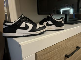 panda dunks size 4 40$