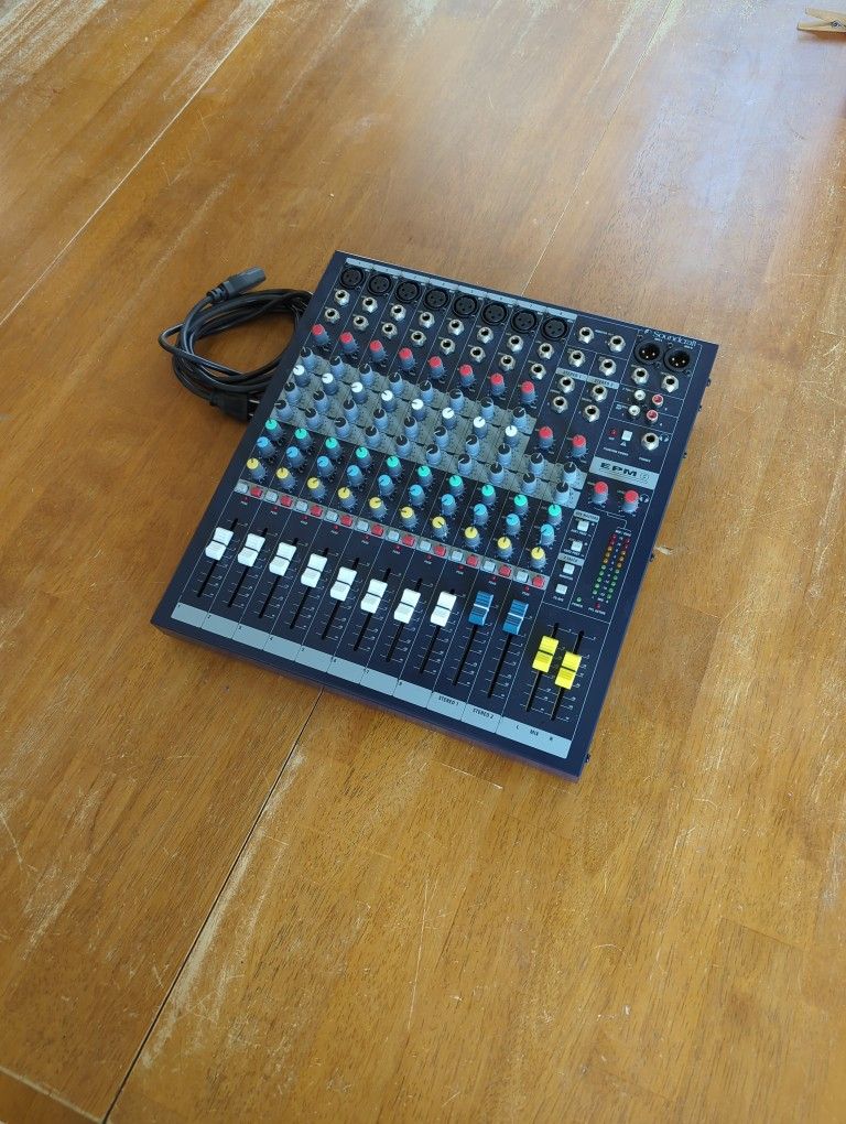 Soundcraft 8 Channel Analog Mixer