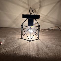 New Small Ceiling Lamp Whit Lightbulb 
