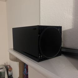 Xbox Series 1 With Two Controllers 