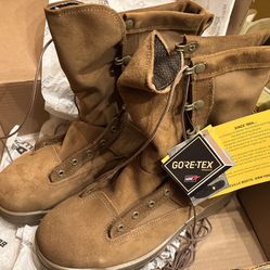 New in box Belleville GoreTex steel toe coyote boots, men’s 10.5