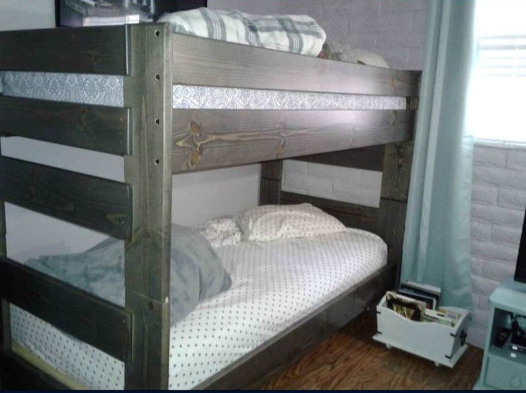 Twin bunk Bed