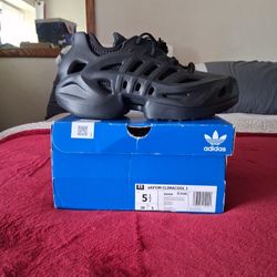 Adifom Climacool J "Black" Size 5.5Y Brand New 