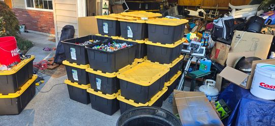 1 ea Bulk lego bin each bin weighs over 70 lbs