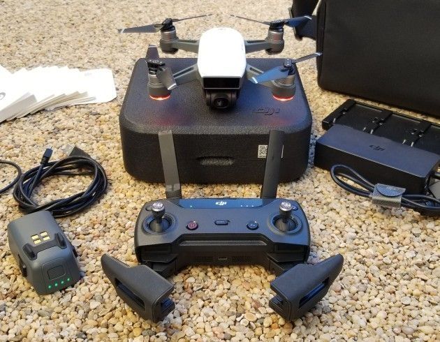 DJI Spark (Alpine White) Fly More Combo