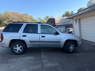 2005 Chevy Trailblazer LS 4 wheel drive PLEASE READ THE AD