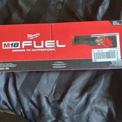 Milwaukee Sawzall M18