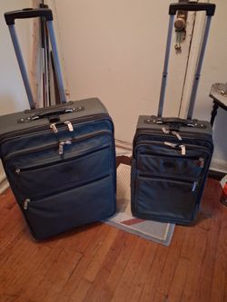 Set of luggage pickup 28 lamartine terrace Yonkers ny