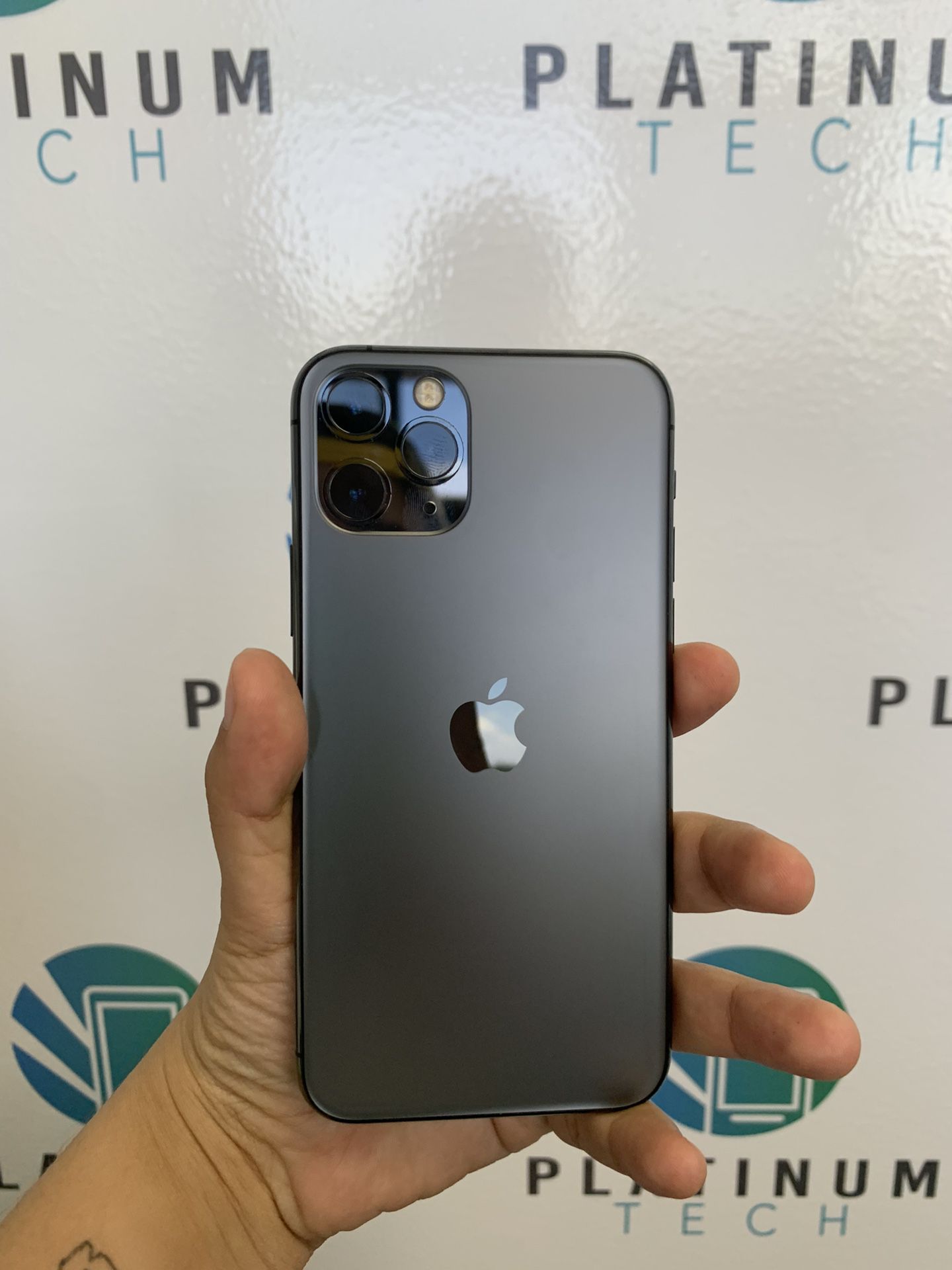 ☑️📱 iPhone 11 Pro 64 GB Unlocked BH95% 🔋 Case And Headphones For Free 💯👌🏻