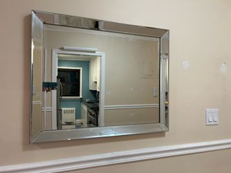 Mirror With Beveled Edges/26x32x2/Good Condition