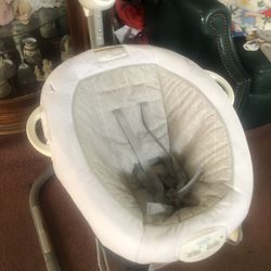 Greco Baby Swing. Barely Used. Detachable Bouncer. Vibrates. Soothing Sounds. Music. 
