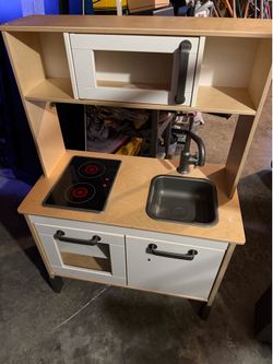 Kids play kitchen