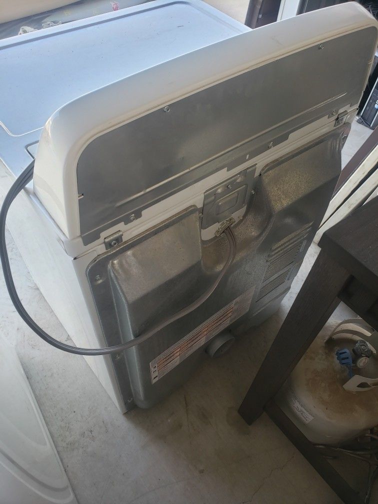Kenmore Series 100 Dryer for Sale in Kingsburg, CA OfferUp