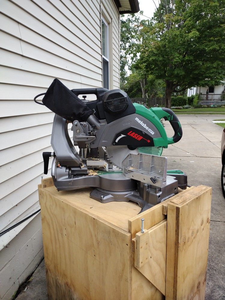 Metabo HPT Laser Table Saw with table & what's pictured. 