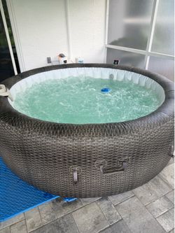 Saluspa Monaco inflatable hot tub