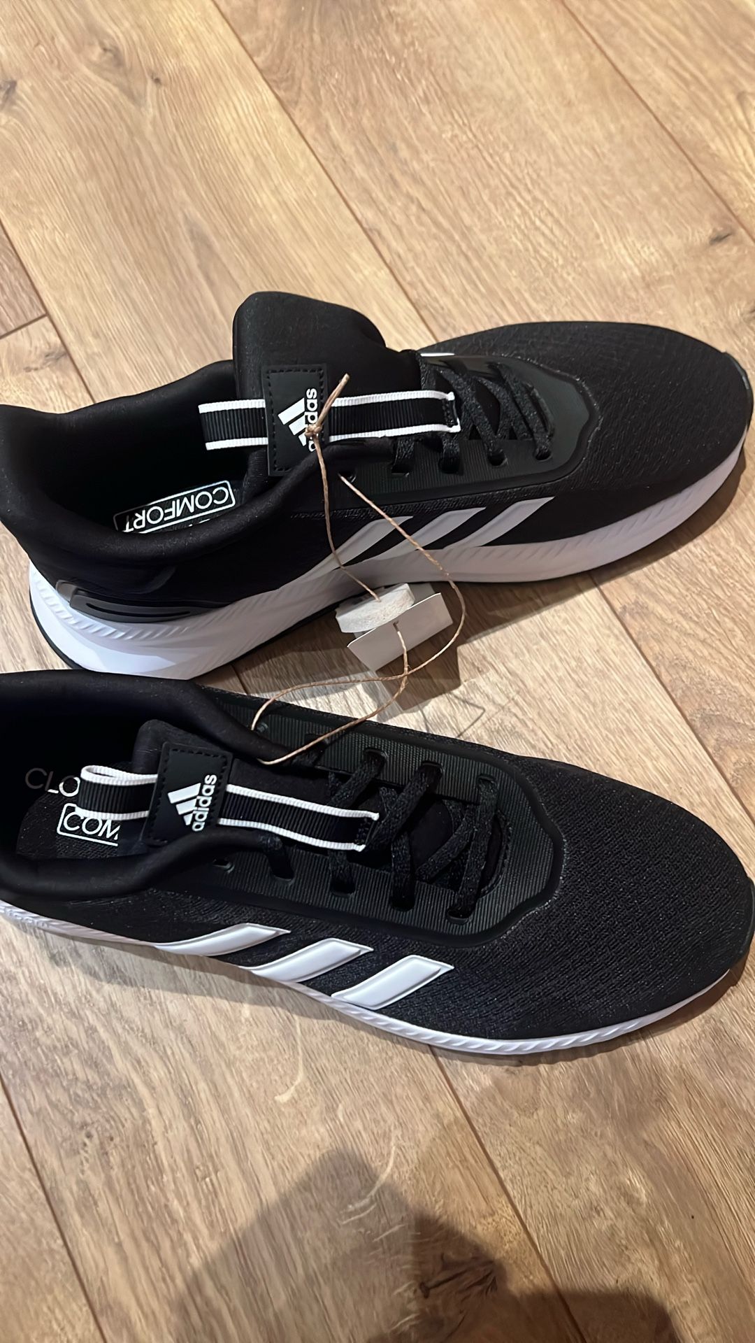 Adidas Cloud foam Comfort