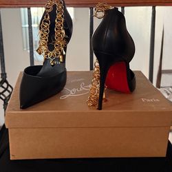 Woman’s Shoes