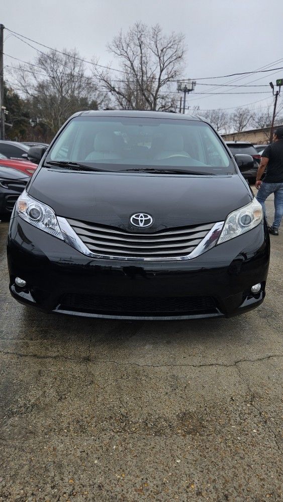 2012 Toyota Sienna