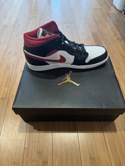 Air Jordan 1 Mid