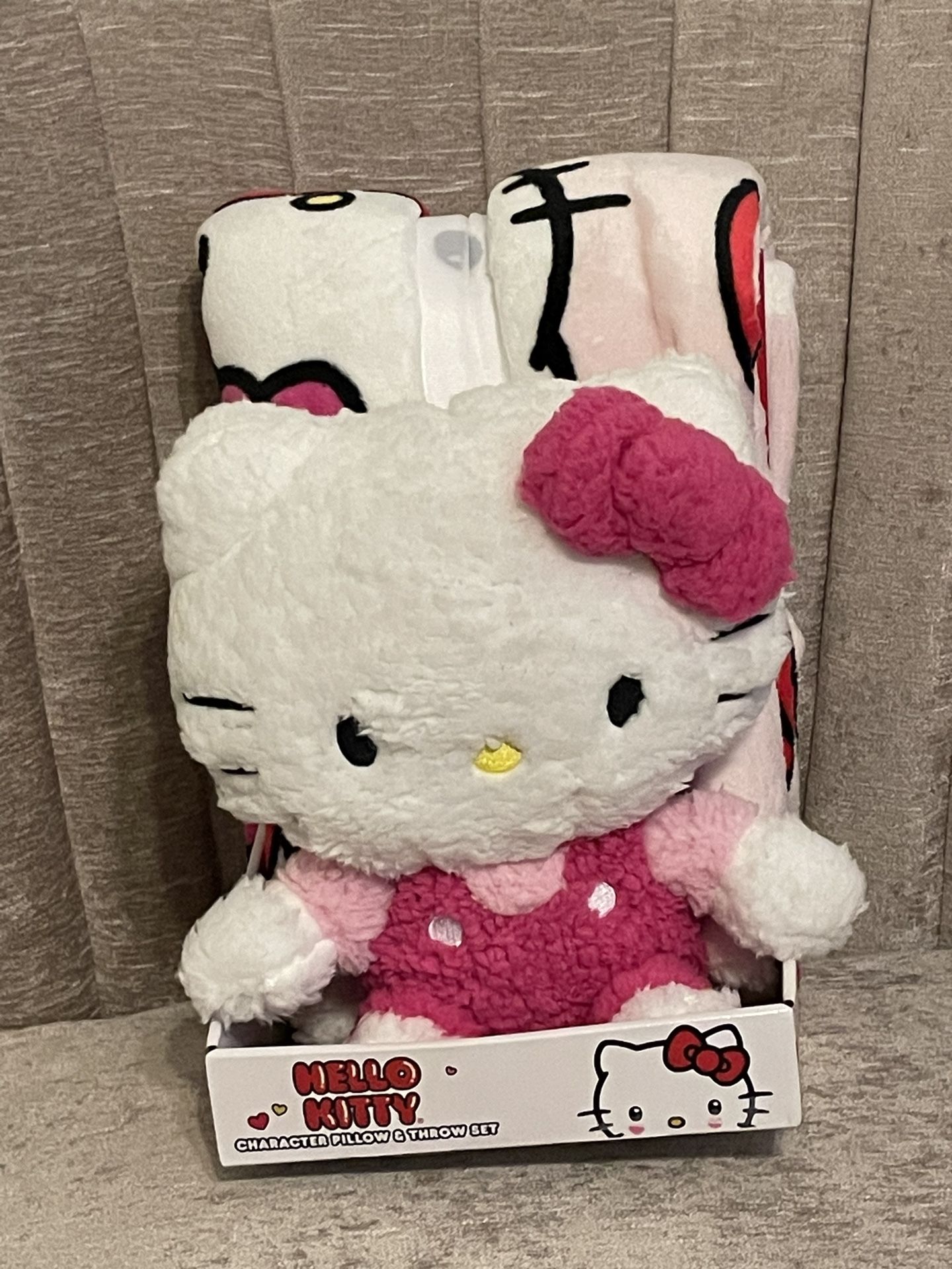  New Hello Kitty Plush Blanket, Pillow Valentine’s Travel Set