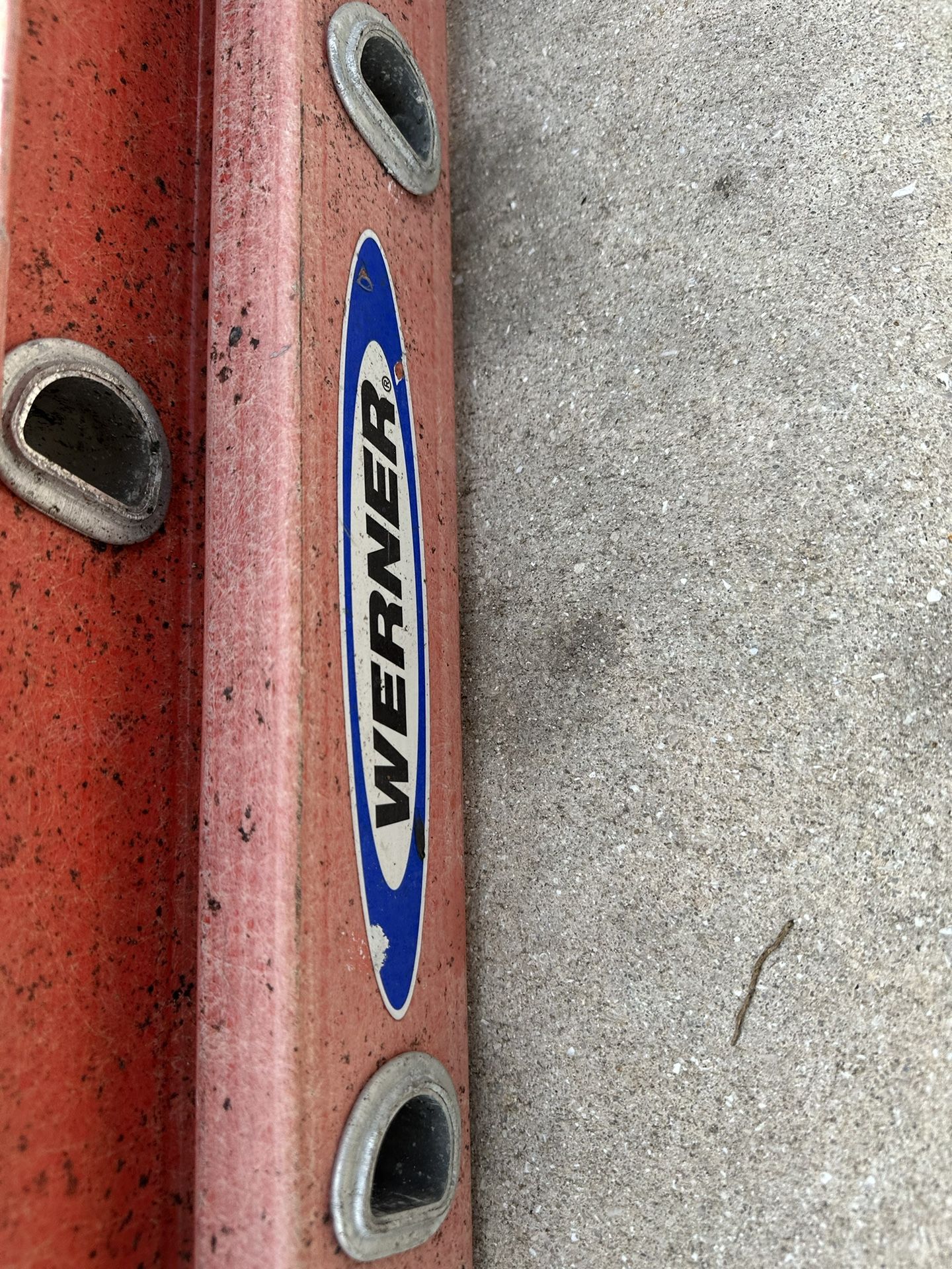24 Feet Type 1 A 300 Pounds Ladder