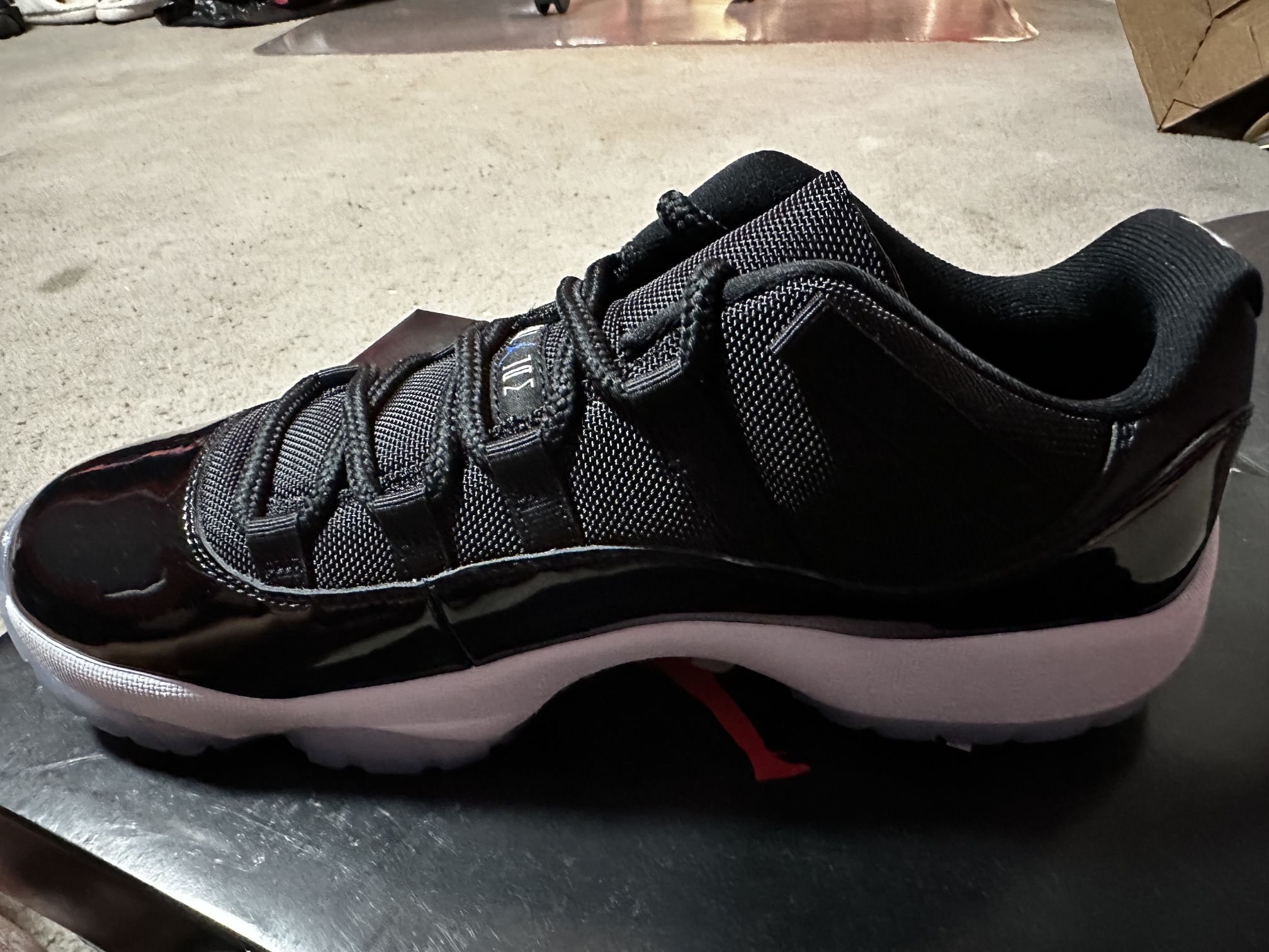 JORDAN 11