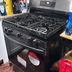 Stove For Sale Frigidaire Almost Brand New 