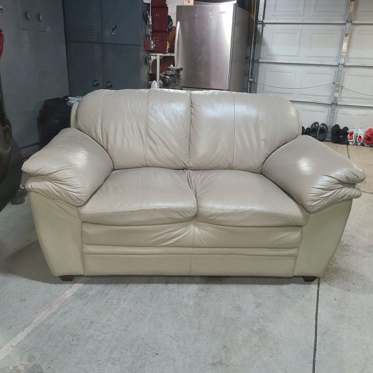 Love Sofa