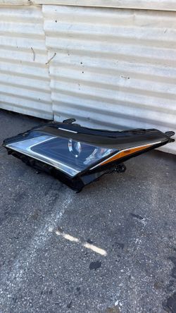 2016 to 2019 Lexus RX 350 driver side headlight OEM