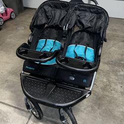 Double jogger stroller