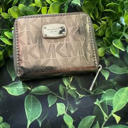 EUC Michael Kors Gold Metallic Wallet 