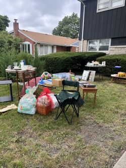 Garage sale Morton Grove