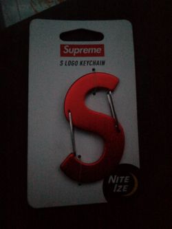 Supreme x Nite Ize S Logo Keychain